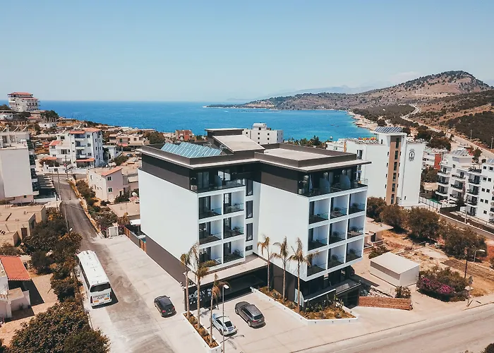 Monun 4* Εξαμίλιο